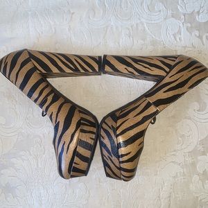 Forever 21 stripped pumps size7